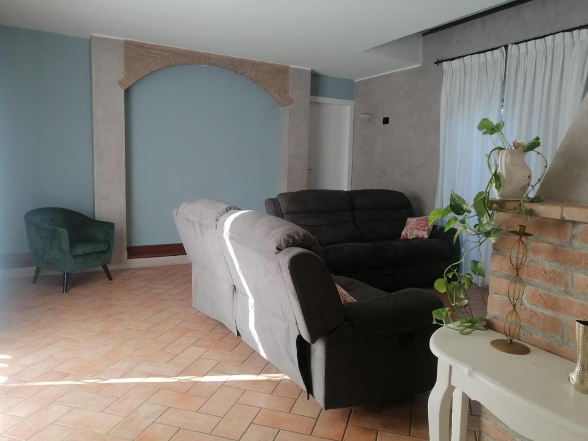 Lussuosa Villa Vicino Alla Stazione Caronno Pertusella Kültér fotó