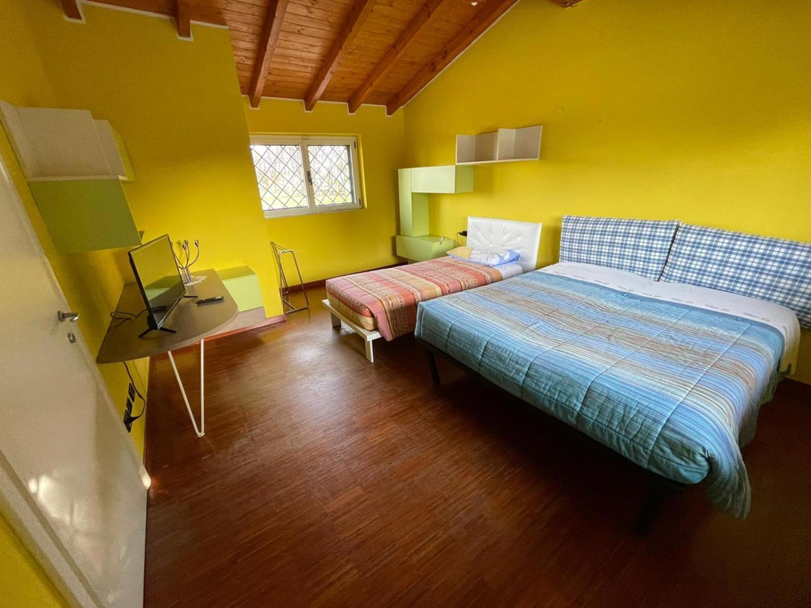 Lussuosa Villa Vicino Alla Stazione Caronno Pertusella Kültér fotó